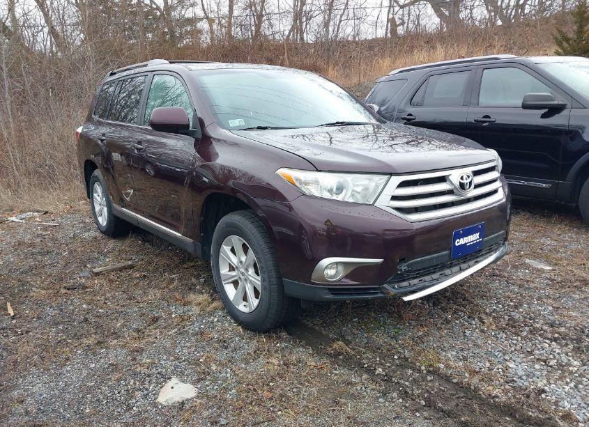 2013 Toyota Highlander SE V6 (VIN 5TDBK3EHXDS179685) main photo