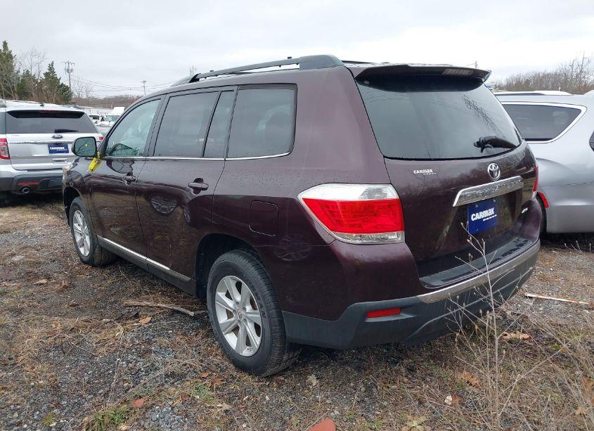 Photo 3 of 2013 Toyota Highlander SE V6 (VIN 5TDBK3EHXDS179685)