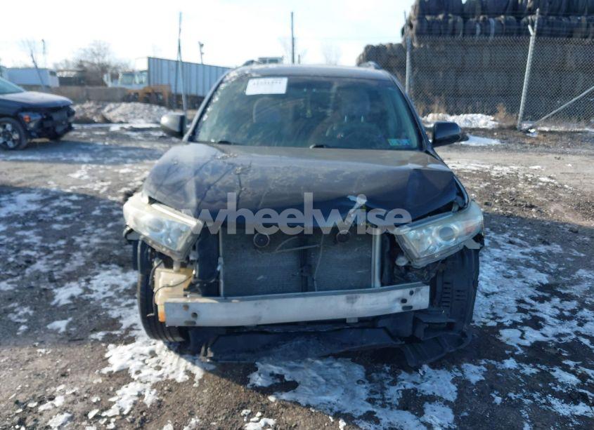 Photo 13 of 2013 Toyota Highlander SE V6 (VIN 5TDBK3EHXDS188984)