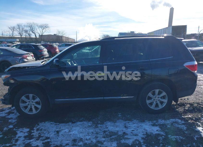 Photo 15 of 2013 Toyota Highlander SE V6 (VIN 5TDBK3EHXDS188984)