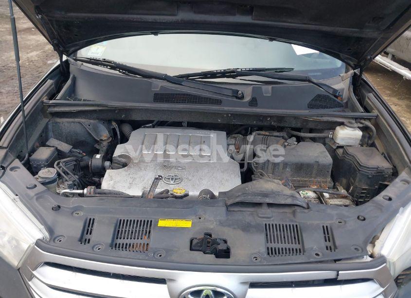 Photo 10 of 2013 Toyota Highlander BASE PLUS V6 (VIN 5TDBK3EHXDS207808)