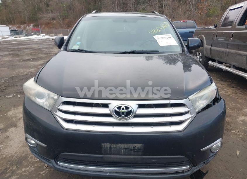 Photo 12 of 2013 Toyota Highlander BASE PLUS V6 (VIN 5TDBK3EHXDS207808)