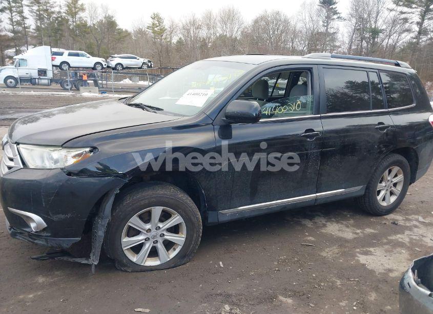 Photo 14 of 2013 Toyota Highlander BASE PLUS V6 (VIN 5TDBK3EHXDS207808)