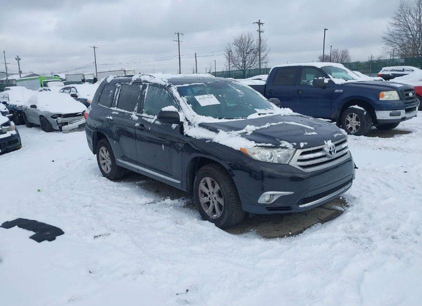 2013 Toyota Highlander SE V6 (VIN 5TDBK3EHXDS227640) main photo