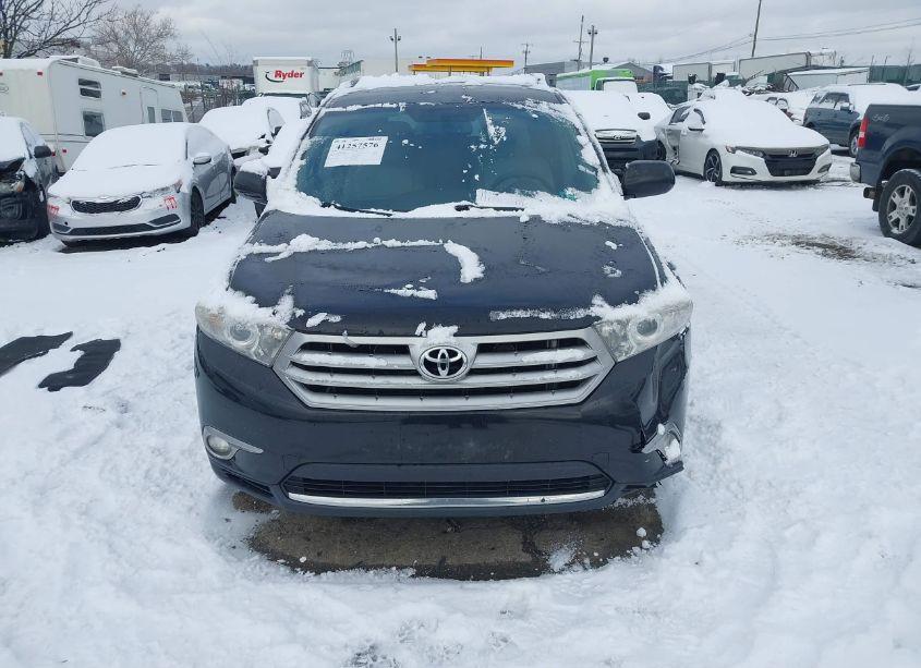 Photo 12 of 2013 Toyota Highlander SE V6 (VIN 5TDBK3EHXDS227640)
