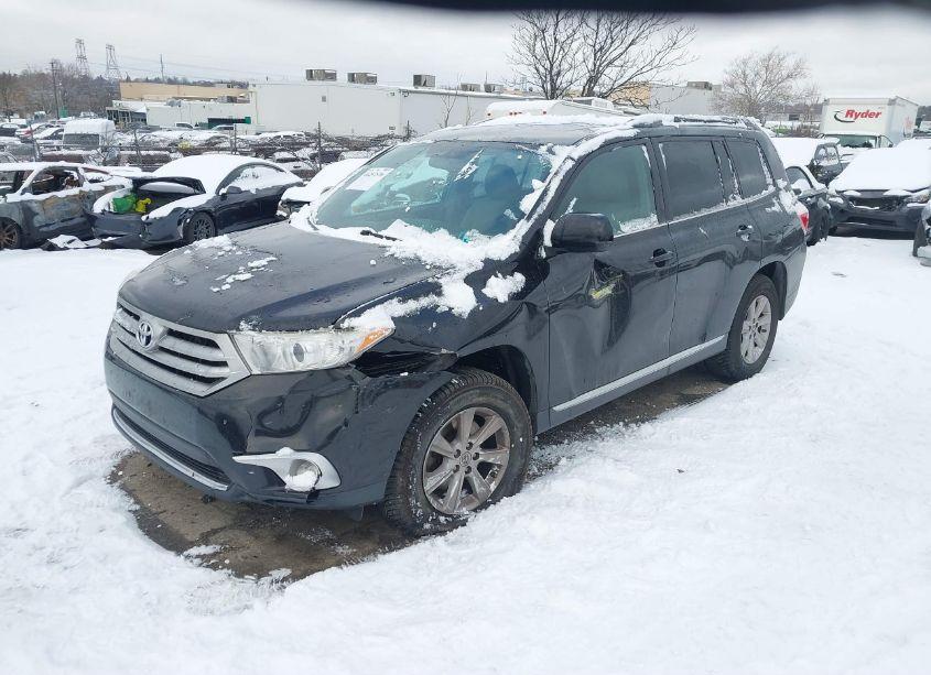 Photo 6 of 2013 Toyota Highlander SE V6 (VIN 5TDBK3EHXDS227640)