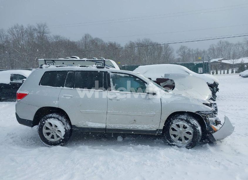 Photo 13 of 2013 Toyota Highlander SE V6 (VIN 5TDBK3EHXDS246267)