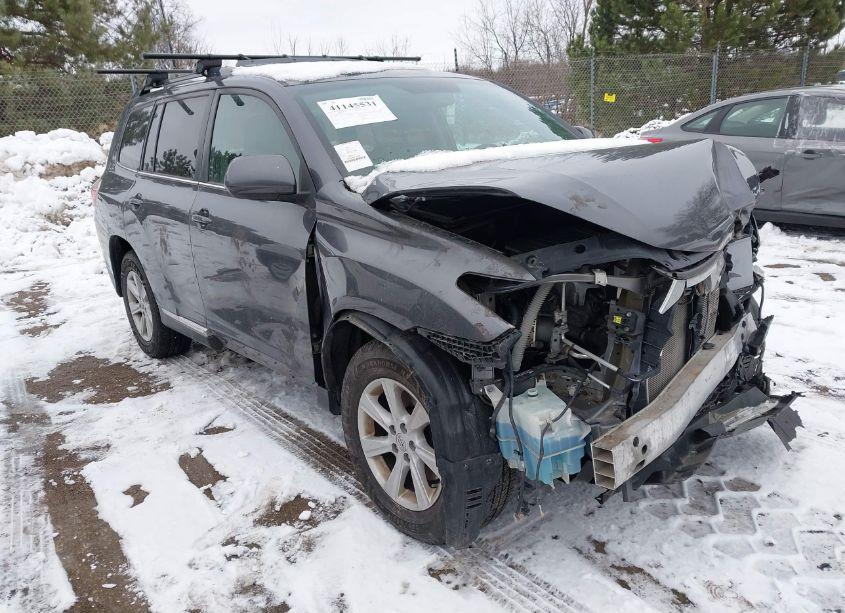 2013 Toyota Highlander PLUS/SE (VIN 5TDBK3EHXDS250044) main photo