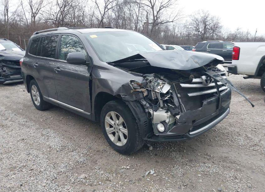 2013 Toyota Highlander SE V6 (VIN 5TDBK3EHXDS256944) main photo