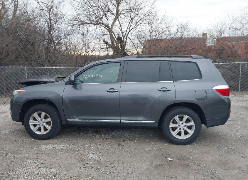 Photo 14 of 2013 Toyota Highlander SE V6 (VIN 5TDBK3EHXDS256944)