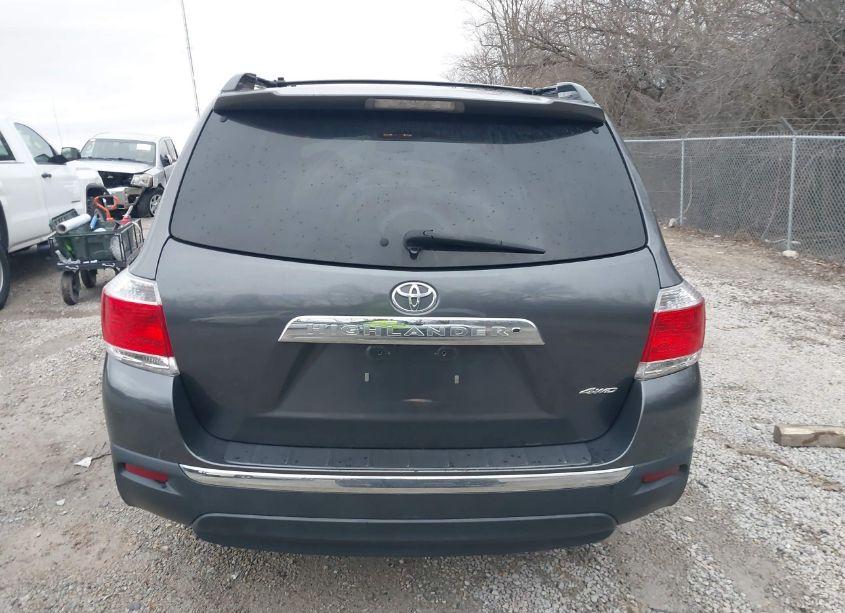 Photo 16 of 2013 Toyota Highlander SE V6 (VIN 5TDBK3EHXDS256944)