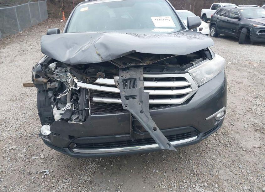 Photo 18 of 2013 Toyota Highlander SE V6 (VIN 5TDBK3EHXDS256944)