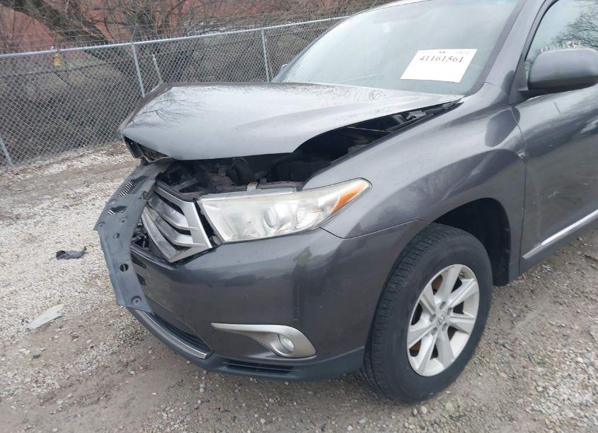 Photo 19 of 2013 Toyota Highlander SE V6 (VIN 5TDBK3EHXDS256944)