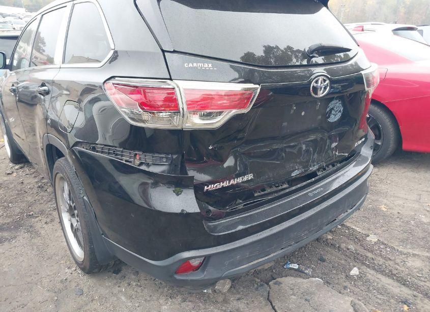 Photo 18 of 2015 Toyota Highlander LE PLUS V6 (VIN 5TDBKRFH0FS161104)