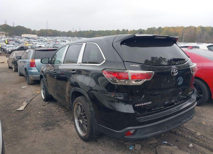 Photo 3 of 2015 Toyota Highlander LE PLUS V6 (VIN 5TDBKRFH0FS161104)