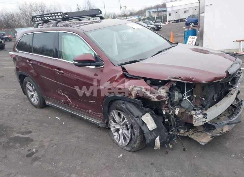 2016 Toyota Highlander LE PLUS V6 (VIN 5TDBKRFH0GS233551) main photo