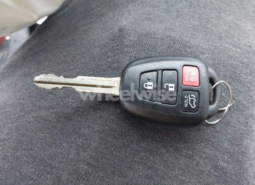 Photo 11 of 2016 Toyota Highlander LE PLUS V6 (VIN 5TDBKRFH0GS233551)