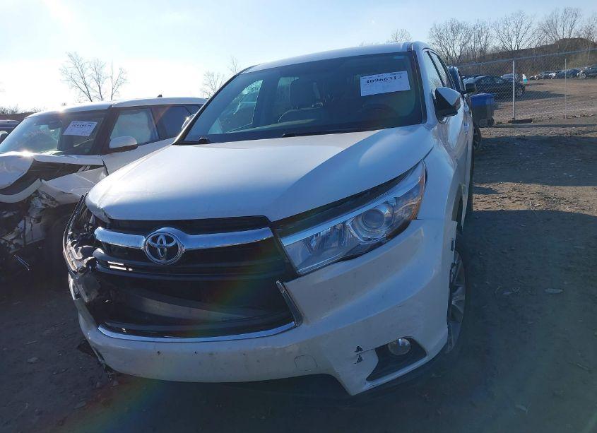 Photo 11 of 2016 Toyota Highlander LE PLUS V6 (VIN 5TDBKRFH0GS259535)