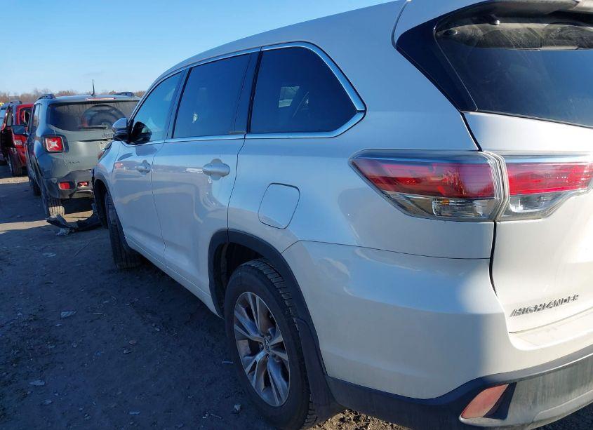 Photo 13 of 2016 Toyota Highlander LE PLUS V6 (VIN 5TDBKRFH0GS259535)