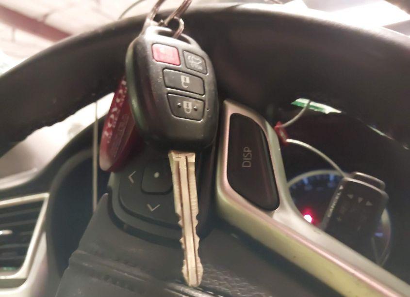 Photo 11 of 2015 Toyota Highlander LE PLUS V6 (VIN 5TDBKRFH1FS103132)