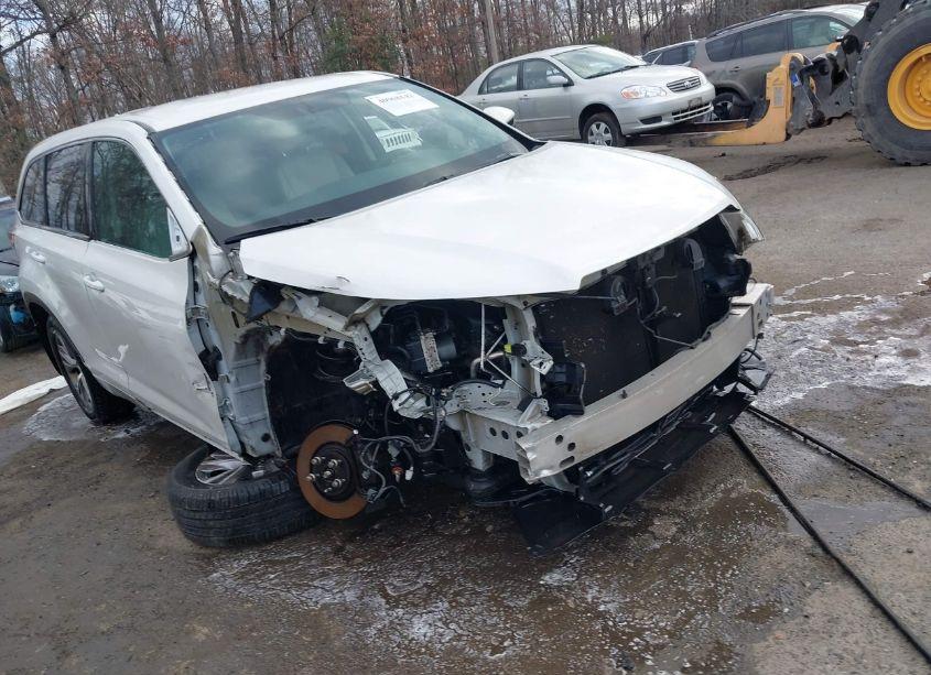 2015 Toyota Highlander LE PLUS V6 (VIN 5TDBKRFH1FS207815) main photo