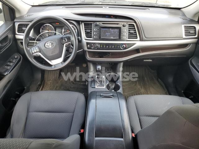Photo 4 of 2016 TOYOTA HIGHLANDER LE (VIN 5TDBKRFH1GS307396)
