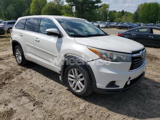 Photo 8 of 2016 TOYOTA HIGHLANDER LE (VIN 5TDBKRFH1GS307396)