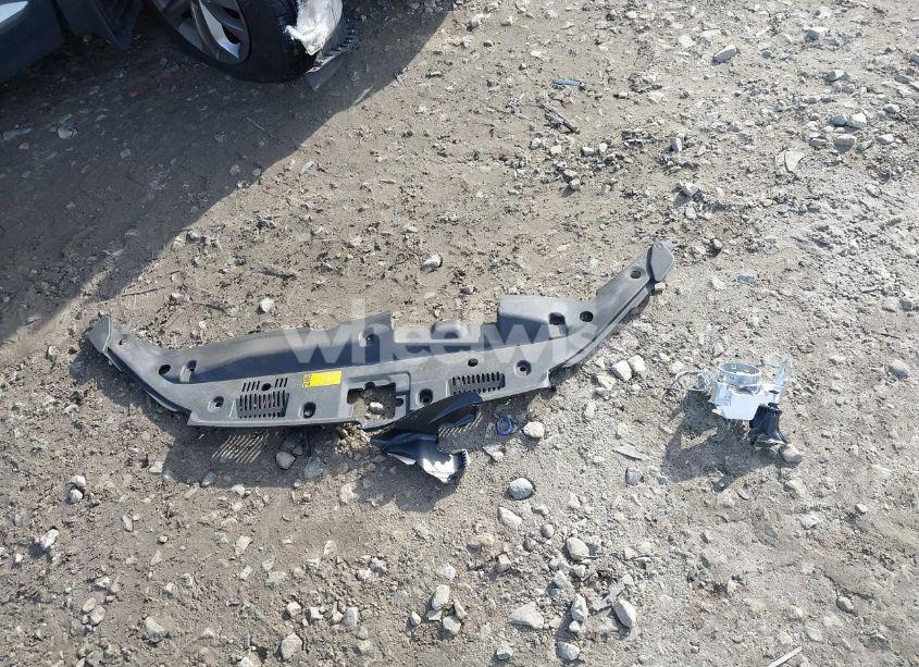 Photo 12 of 2016 Toyota Highlander LE V6 (VIN 5TDBKRFH1GS327504)