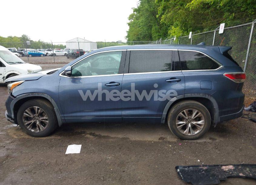 Photo 14 of 2016 Toyota Highlander LE PLUS V6 (VIN 5TDBKRFH1GS347994)