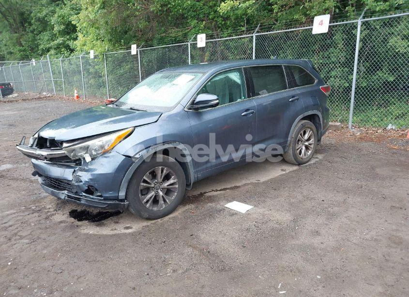 Photo 2 of 2016 Toyota Highlander LE PLUS V6 (VIN 5TDBKRFH1GS347994)