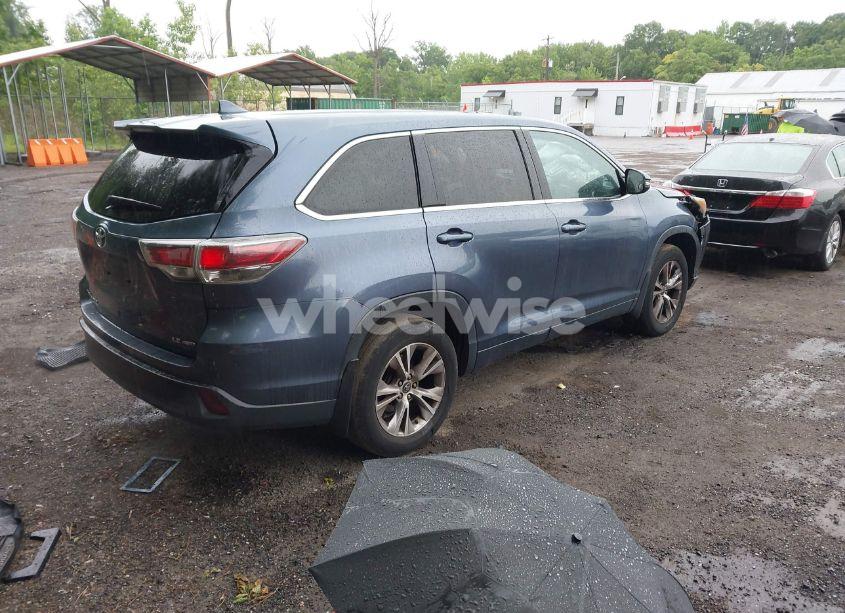 Photo 4 of 2016 Toyota Highlander LE PLUS V6 (VIN 5TDBKRFH1GS347994)