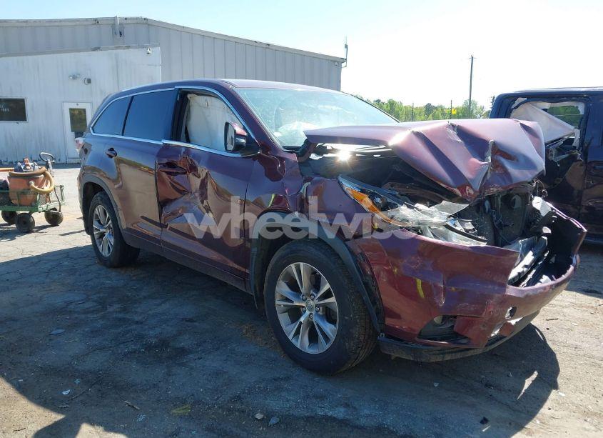 2015 Toyota Highlander LE PLUS V6 (VIN 5TDBKRFH2FS176834) main photo