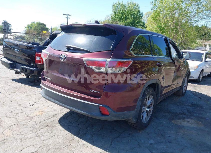 Photo 4 of 2015 Toyota Highlander LE PLUS V6 (VIN 5TDBKRFH2FS176834)