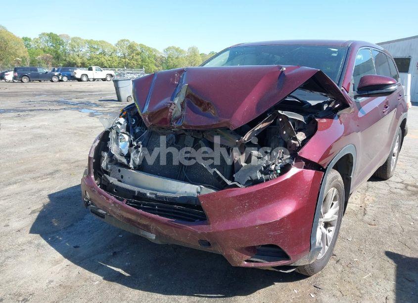 Photo 6 of 2015 Toyota Highlander LE PLUS V6 (VIN 5TDBKRFH2FS176834)