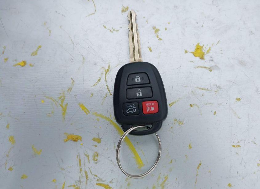 Photo 11 of 2015 Toyota Highlander LE PLUS V6 (VIN 5TDBKRFH2FS182620)