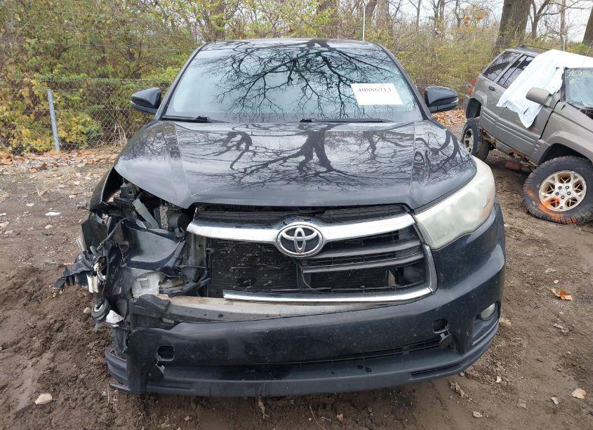Photo 12 of 2015 Toyota Highlander LE PLUS V6 (VIN 5TDBKRFH2FS182620)