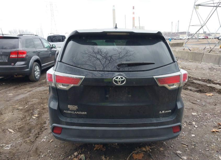 Photo 16 of 2015 Toyota Highlander LE PLUS V6 (VIN 5TDBKRFH2FS182620)