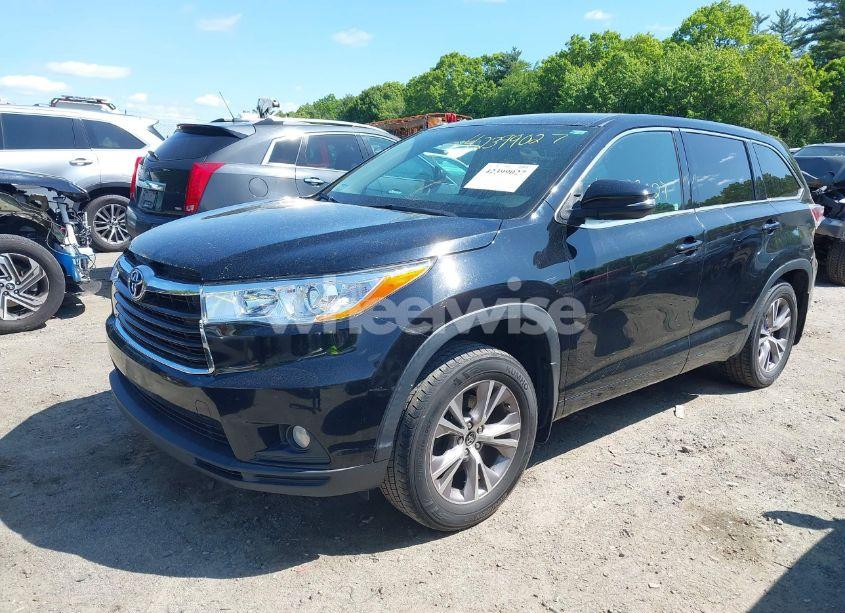 Photo 2 of 2016 Toyota Highlander LE PLUS V6 (VIN 5TDBKRFH2GS311991)