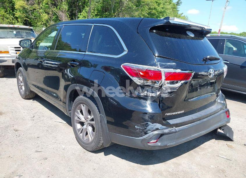 Photo 3 of 2016 Toyota Highlander LE PLUS V6 (VIN 5TDBKRFH2GS311991)