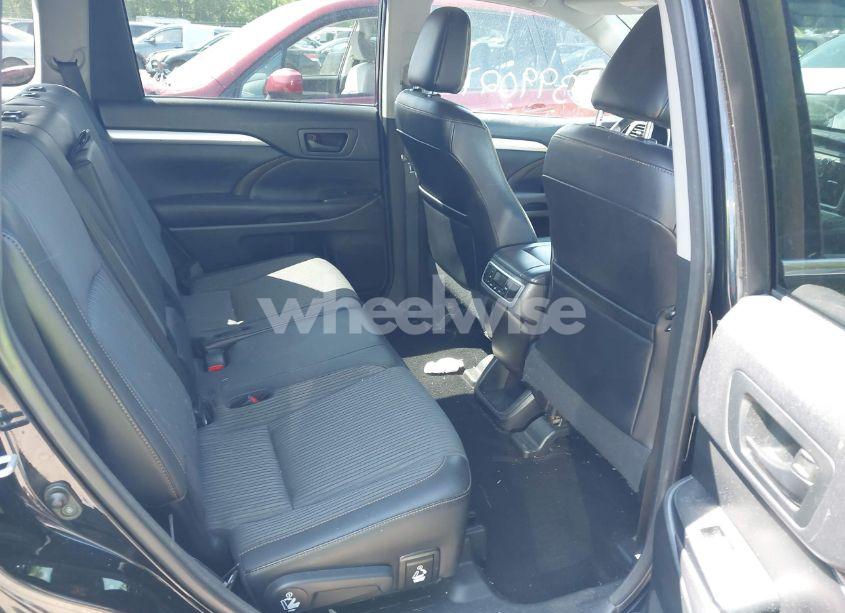 Photo 8 of 2016 Toyota Highlander LE PLUS V6 (VIN 5TDBKRFH2GS311991)