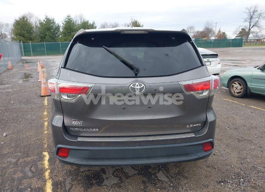 Photo 17 of 2016 Toyota Highlander LE PLUS V6 (VIN 5TDBKRFH2GS352654)