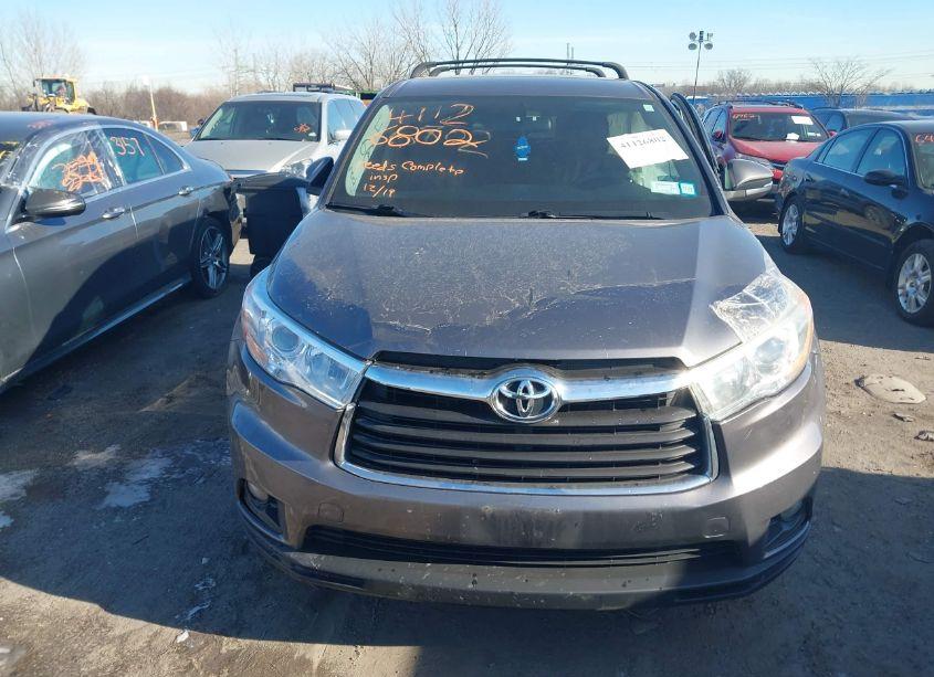 Photo 13 of 2014 Toyota Highlander LE PLUS V6 (VIN 5TDBKRFH3ES061383)