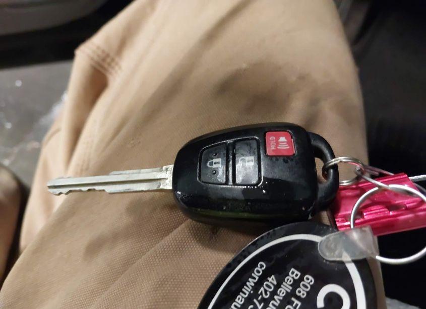 Photo 11 of 2016 Toyota Highlander LE V6 (VIN 5TDBKRFH3GS260386)