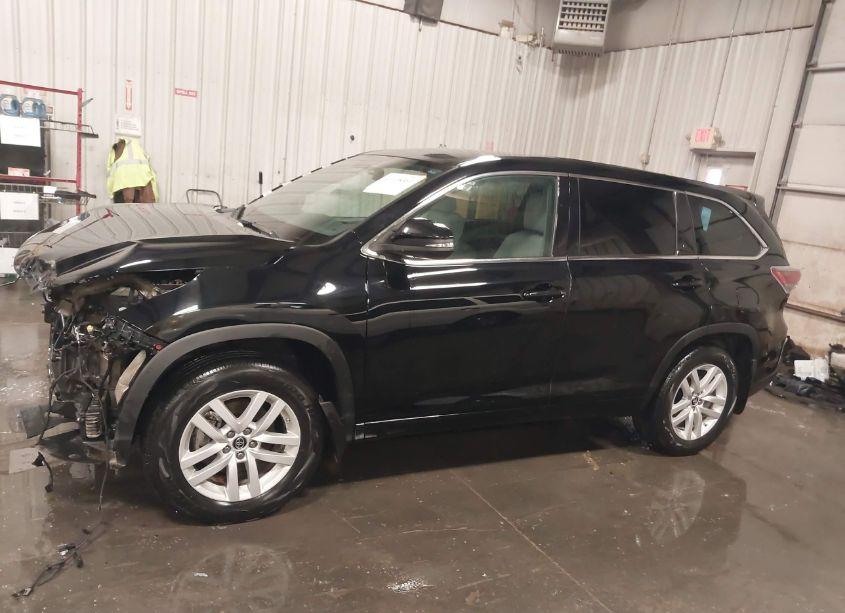 Photo 15 of 2016 Toyota Highlander LE V6 (VIN 5TDBKRFH3GS260386)