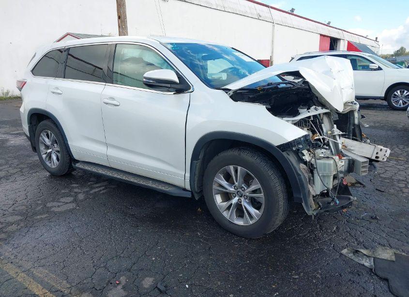 2016 Toyota Highlander LE/LE PLUS (VIN 5TDBKRFH3GS338827) main photo