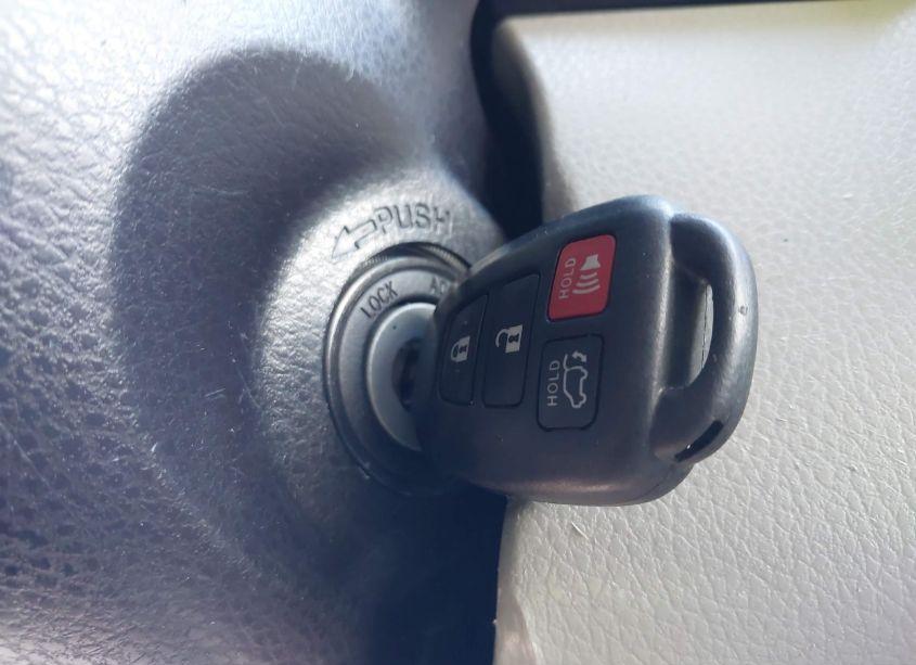 Photo 11 of 2016 Toyota Highlander LE/LE PLUS (VIN 5TDBKRFH3GS338827)