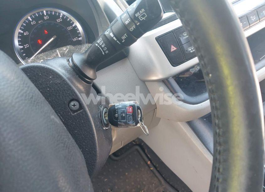 Photo 11 of 2015 Toyota Highlander LE PLUS V6 (VIN 5TDBKRFH4FS222518)