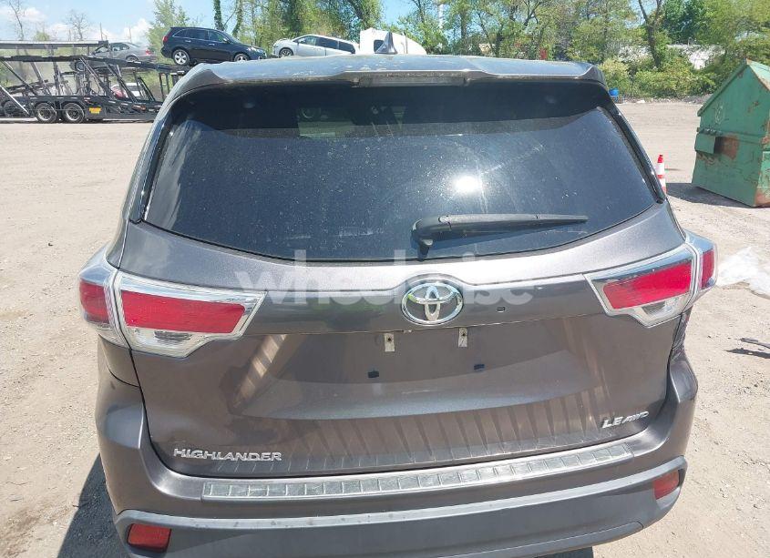 Photo 16 of 2015 Toyota Highlander LE PLUS V6 (VIN 5TDBKRFH4FS222518)