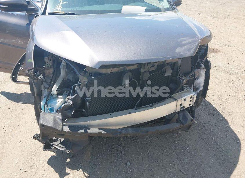 Photo 6 of 2015 Toyota Highlander LE PLUS V6 (VIN 5TDBKRFH4FS222518)