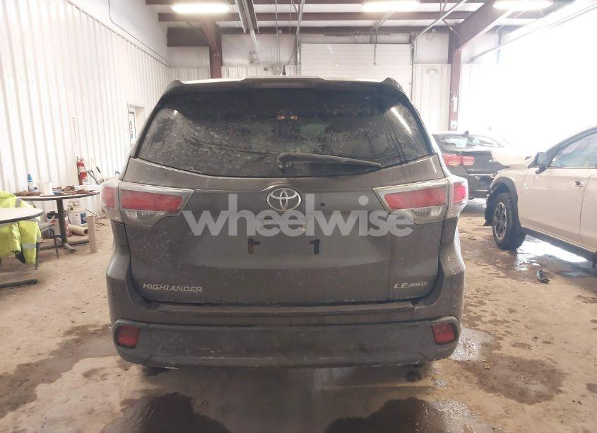 Photo 16 of 2016 Toyota Highlander LE PLUS V6 (VIN 5TDBKRFH4GS294966)